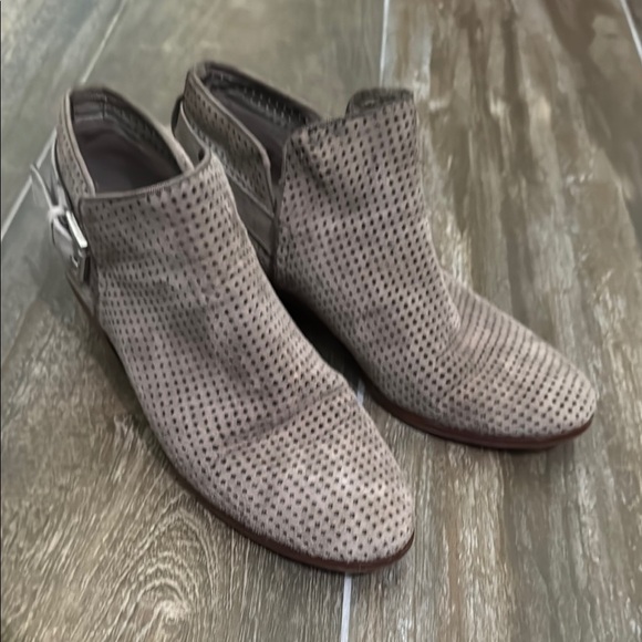 Sam Edelman Tan Ankle Booties with Side Buckle and Low Heel - Picture 1 of 11